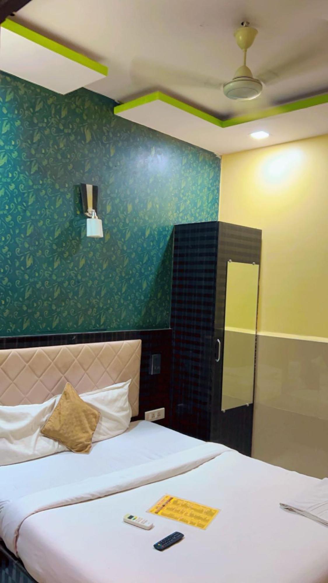 Hotel Avenue Near T-2 International Airport Mumbai Ngoại thất bức ảnh