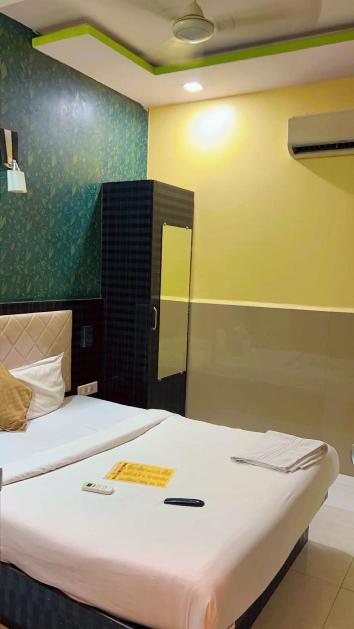 Hotel Avenue Near T-2 International Airport Mumbai Ngoại thất bức ảnh